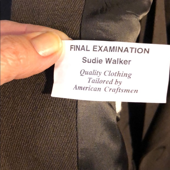 Used suit by Perry’s Ellis size 42